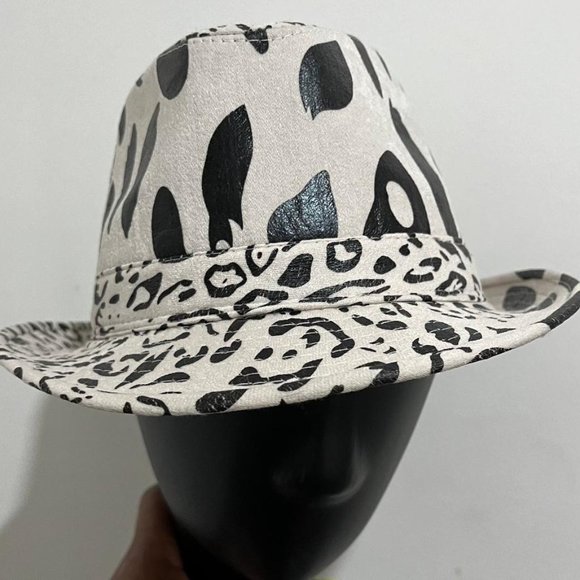 Charming Charlie Sz. One Size Fits All Brim Hat Tan/Black - Picture 1 of 7